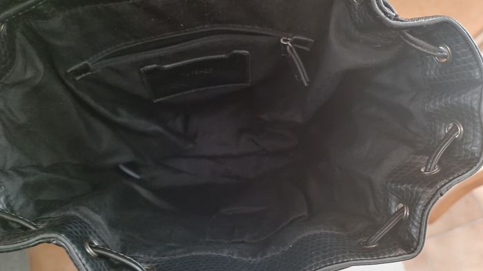 Sac a dos noir - photo numéro 2