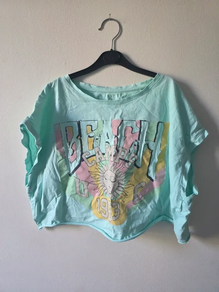 Tee shirt court