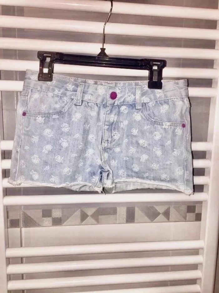 Short Creeks taille 10 ans neuf à 6 euros