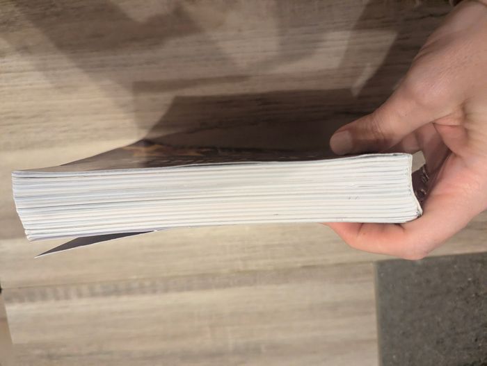 Vend livre les petites histoires avant d'aller dormir marvel 
En très bon état mais a des marques d'utilisation sur les couvertures - photo numéro 3