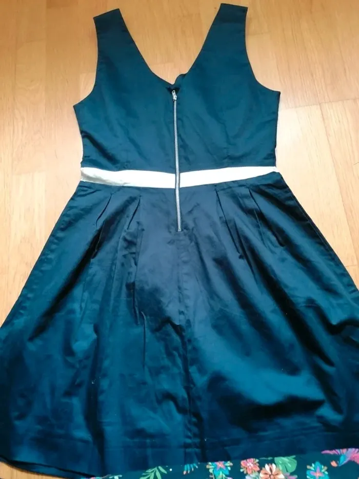 Robe bleu marine - photo numéro 3