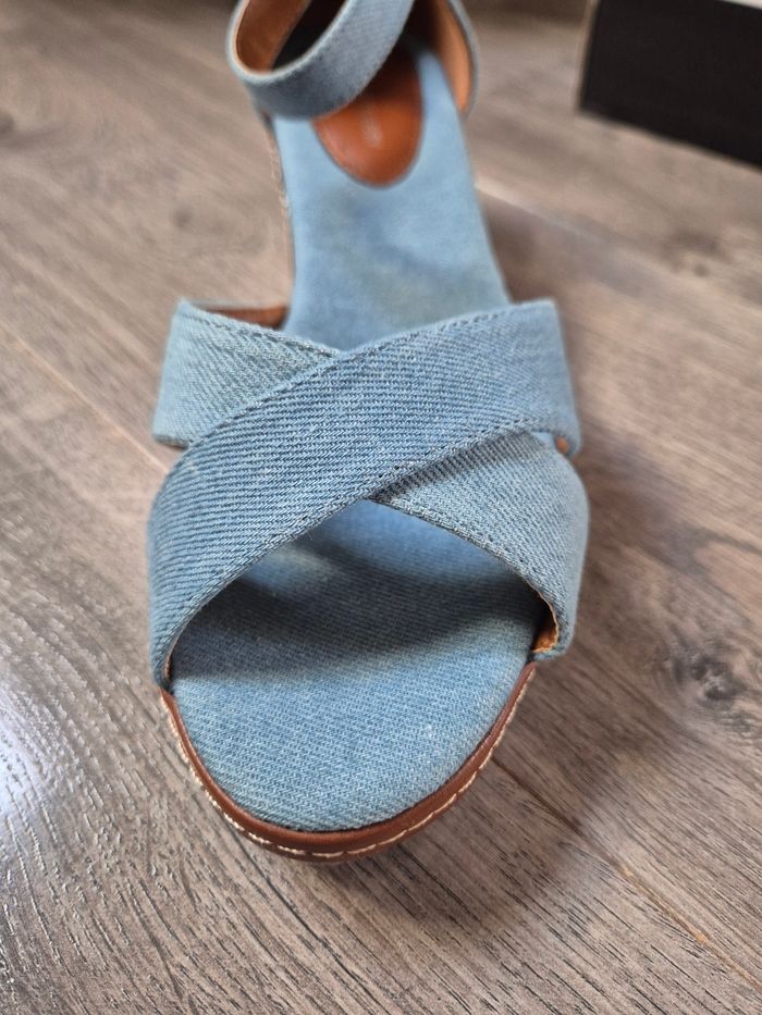 Sandales compensées en tissu P. 39 NEUVES - photo numéro 7