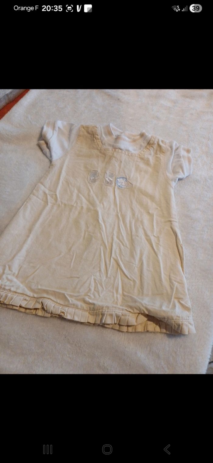Robe bébé taille 9 mois - photo numéro 1