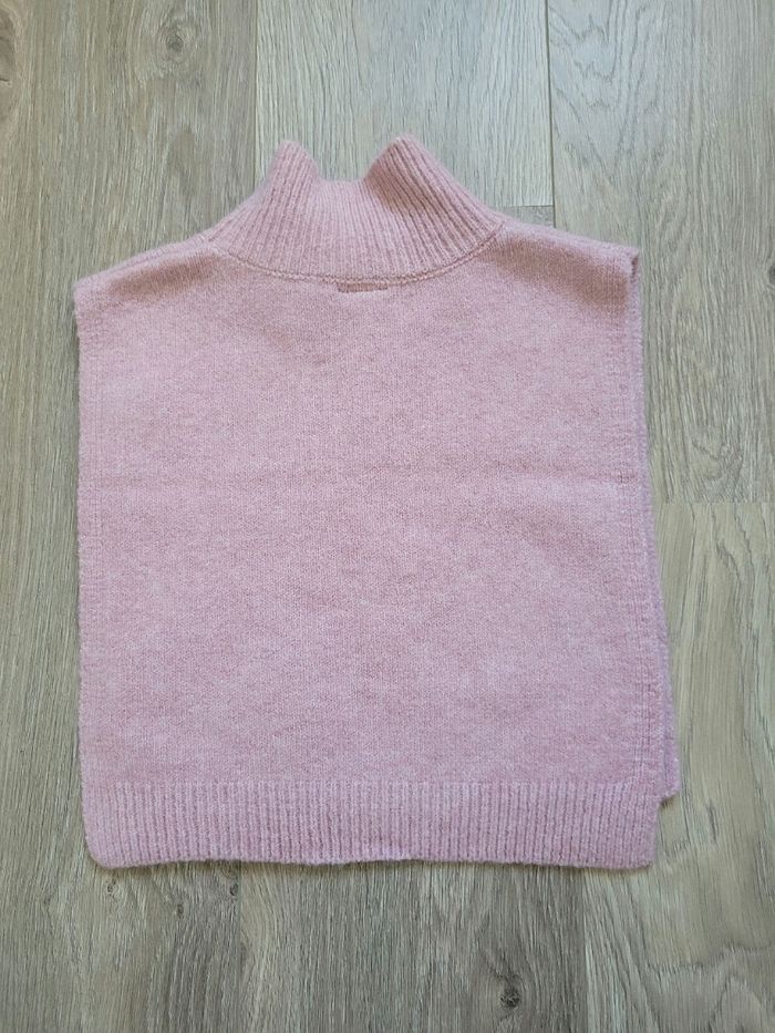 Tour de cou rose - photo numéro 4