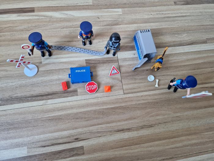Lot playmobil thème police - photo numéro 3