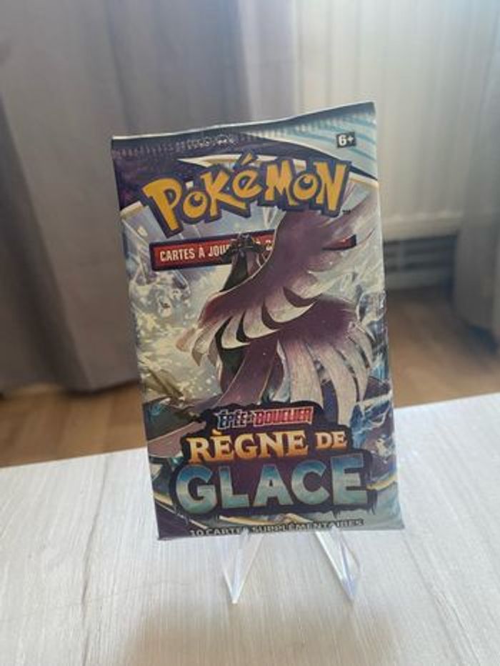 Booster Pokémon Règne de glace illustration Artikodin