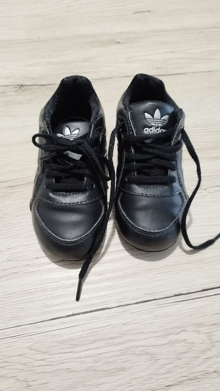 Basket Adidas, pointure 22
