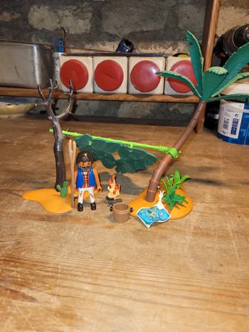 Vends playmobil naufragé (ce n estbpas l'île d origine)