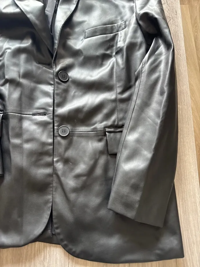 Blazer en simili cuir Bershka - photo numéro 5