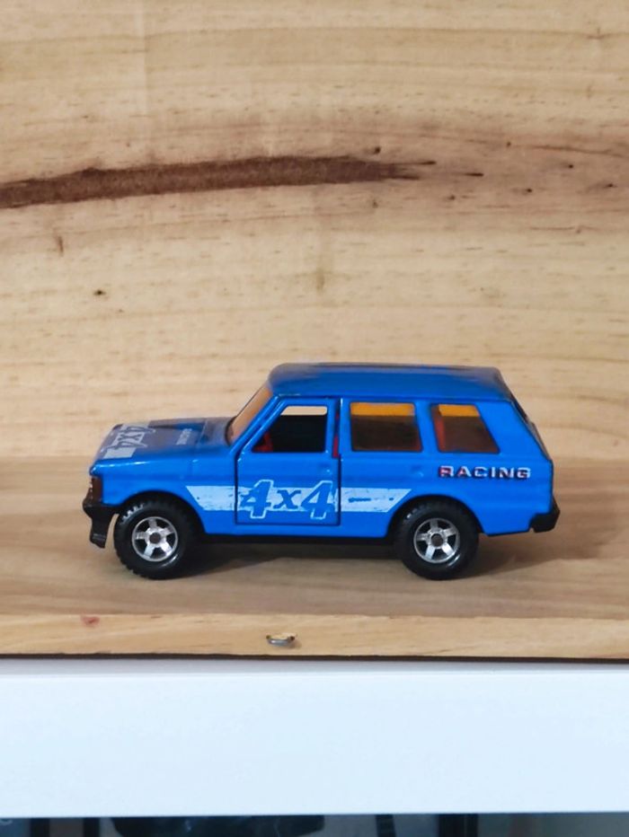 Majorette range rover bleu échelle 1/36