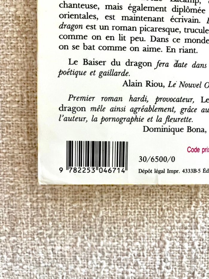 Livre Poche  Le baiser du dragon de Ysabelle Lacamp - photo numéro 6