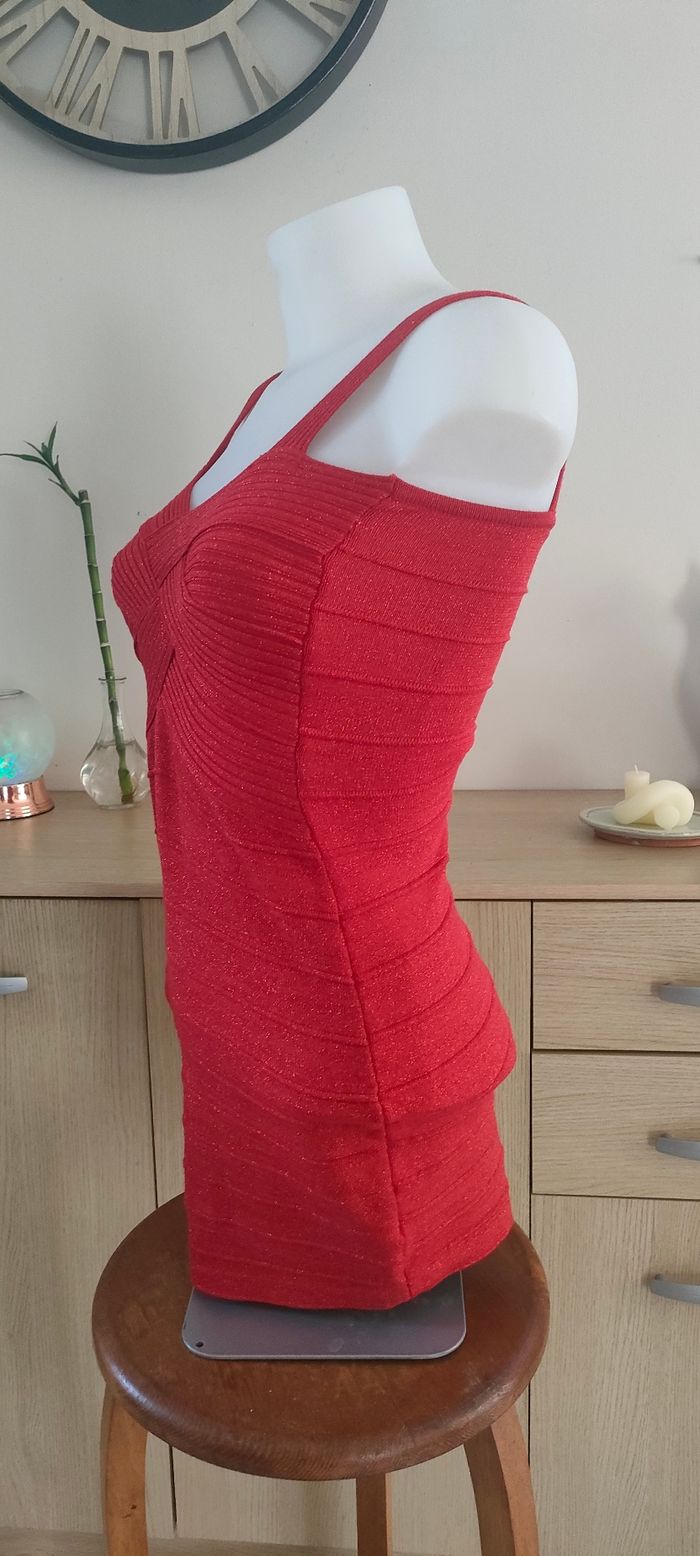 Robe courte rouge - photo numéro 4