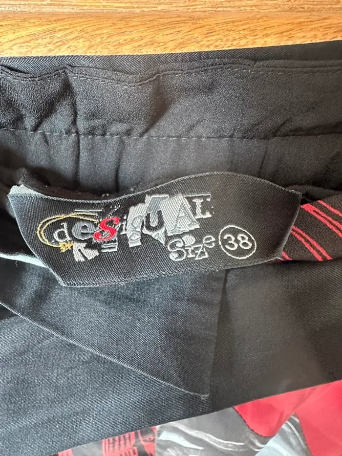 Jupe Desigual taille 38 - photo numéro 2