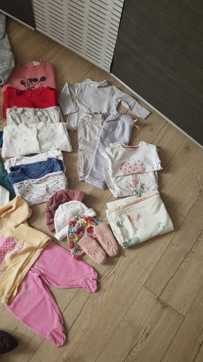 Lot de 6  mois bébé fille hiver - photo numéro 3