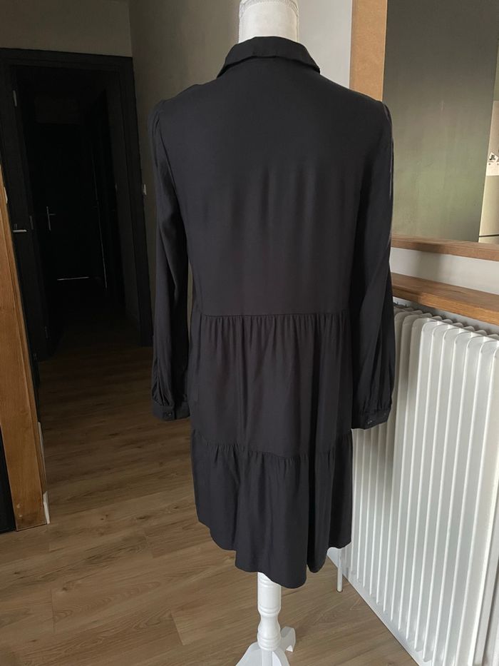 Robe noire neuve - photo numéro 3