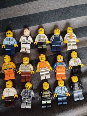 Figurines lego diverses