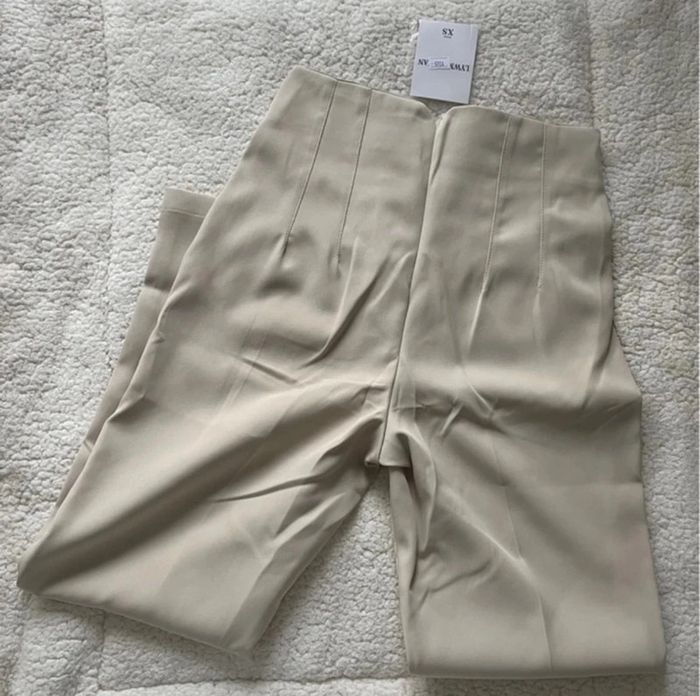 Pantalon beige - photo numéro 3