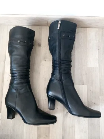 Bottes cuir noir 👢