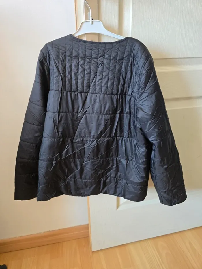 Veste légère la Redoute taille 14 ans très bon état, très peu portée - photo numéro 2