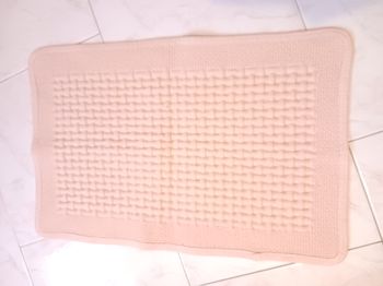 tapis de bain ou autre rose