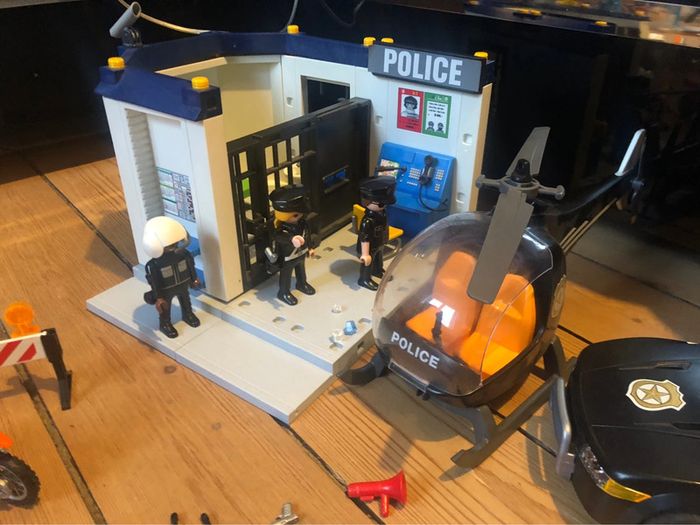 Playmobil commissariat 70326 - photo numéro 7
