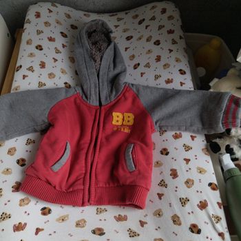 Sweat zippé à capuche bien chaud