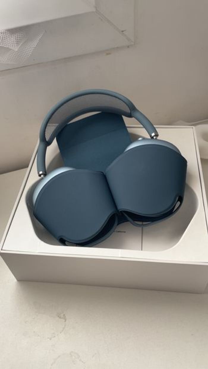 AirPods Max bleu - photo numéro 4