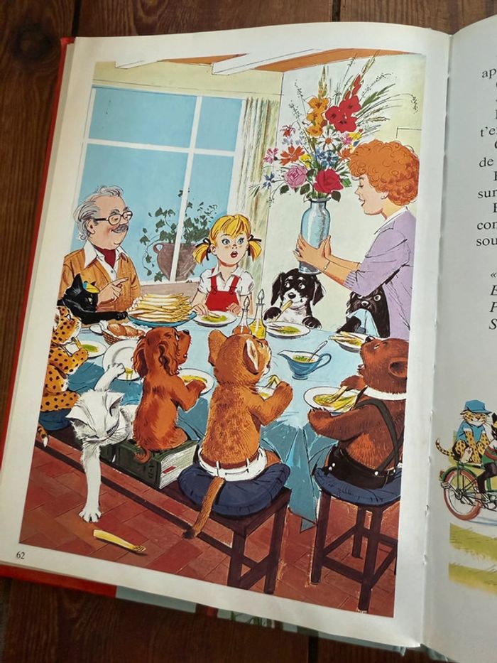 Recueil ouvrage 3 histoires livre Caroline vacances + en randonnée + croisière Hachette - photo numéro 6