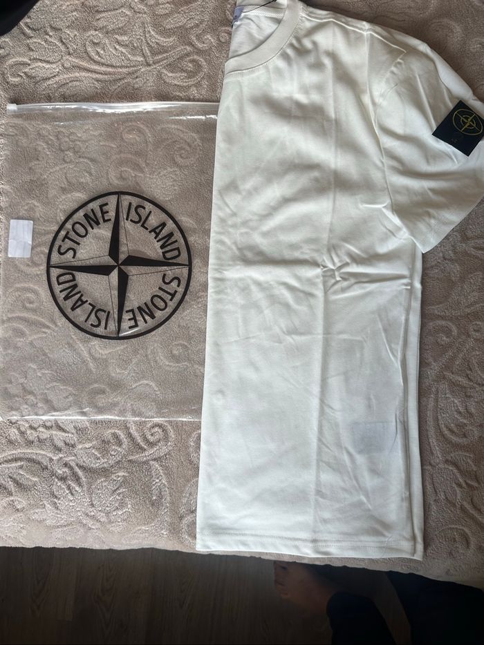 tee shirt stone island
