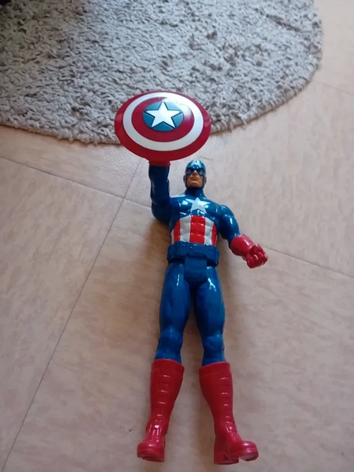 Figurine capitaine america - photo numéro 3