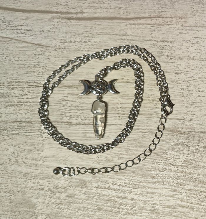 Collier ras de cou argenté ajustable avec pendentif pierre transparente motif étoile au-dessus