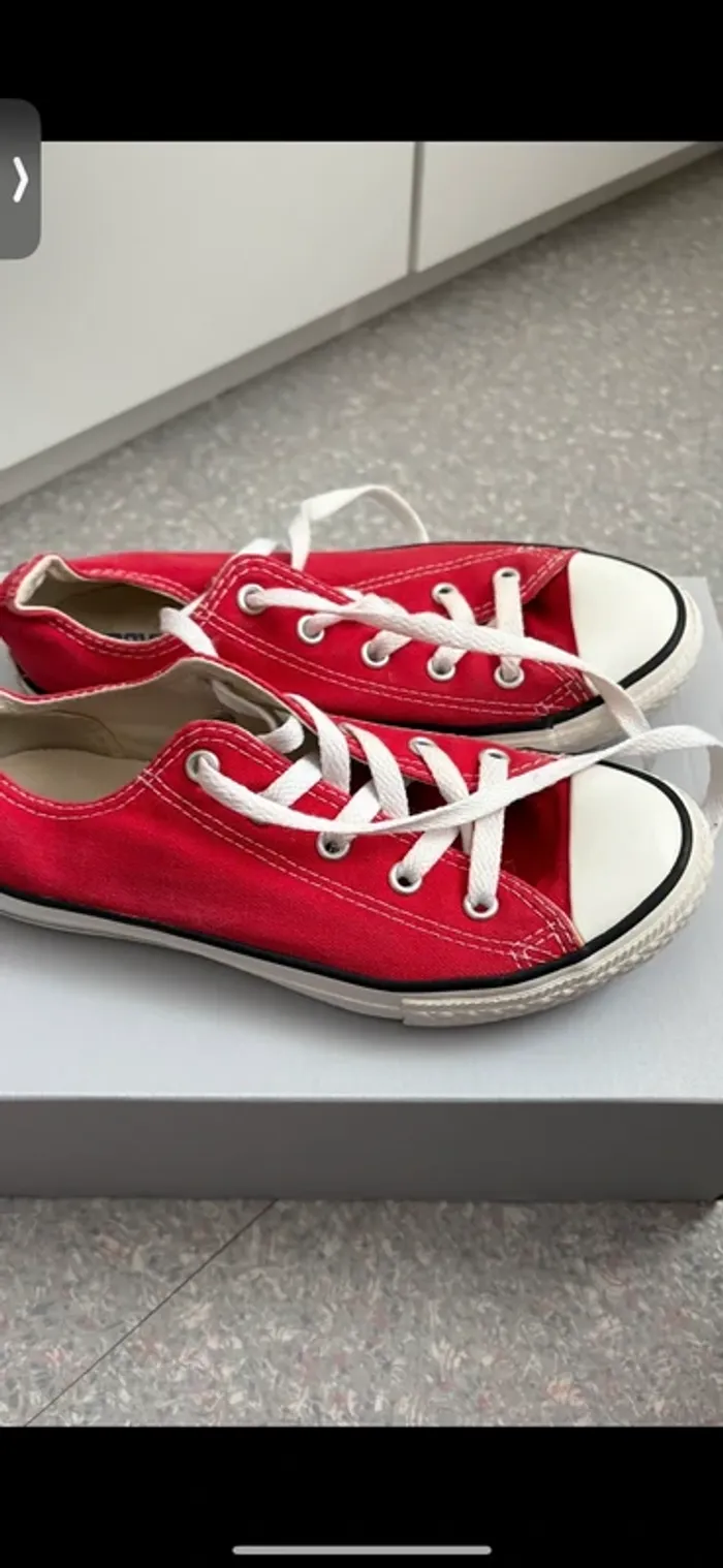 Baskets basses rouge converse taille 34 - photo numéro 3