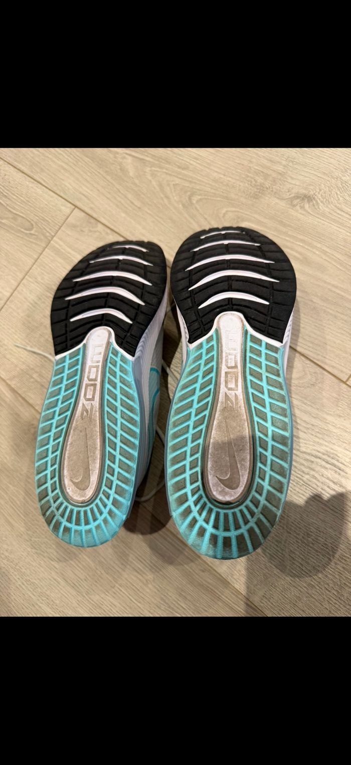 Chaussure basket Nike air zoom blanche et turquoise taille 39 - photo numéro 6