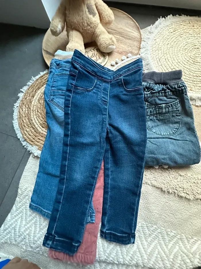 Lot de 5 pantalons 18 mois (+1 jeans) - photo numéro 4