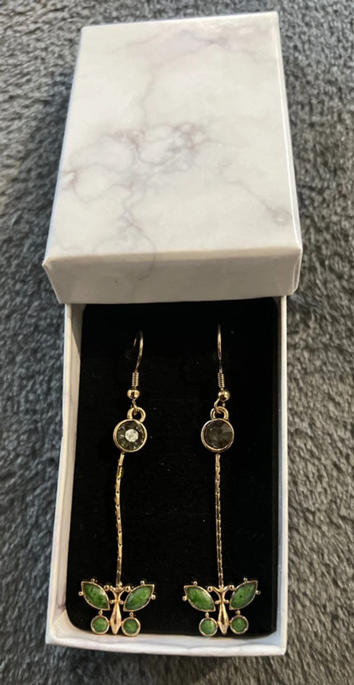 Lot de 3 paires de boucles d’oreilles neuves dans une boites cadeaux - photo numéro 4