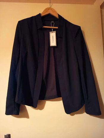 Veste  été, léger.manches longues . Devant avec  Marque shein. Taille 44 .
