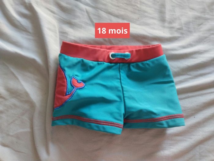 Maillot de bain taille 18 mois