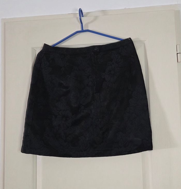 Jupe noire jacquard fleurie Jacqueline Riu – chic et élégante – excellent état - photo numéro 7