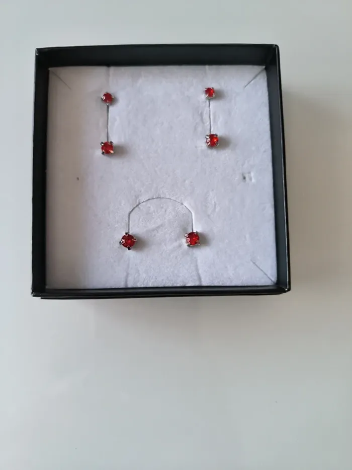 3 paires de boucles d'oreilles (puces) - photo numéro 2