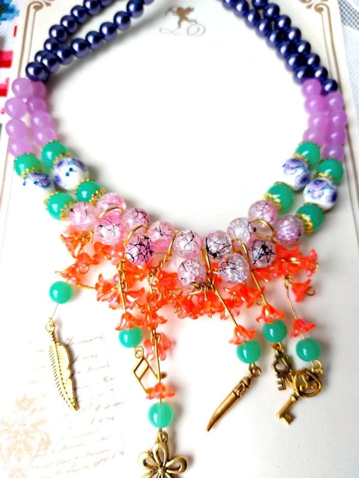 Magnifique collier ras de cou avec breloques - photo numéro 8