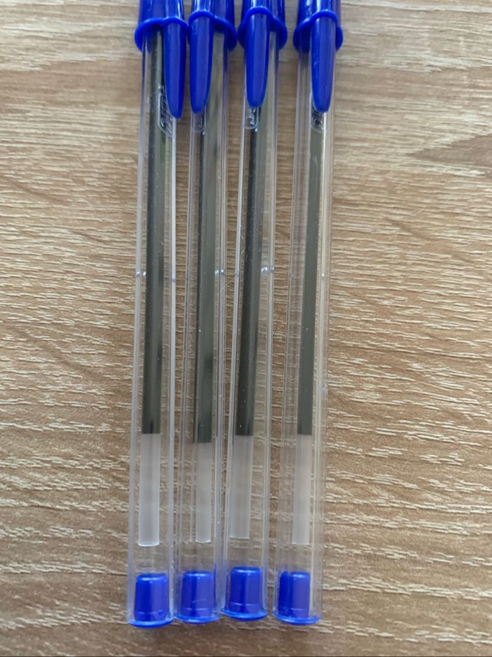 4 stylos bic bleus - photo numéro 2