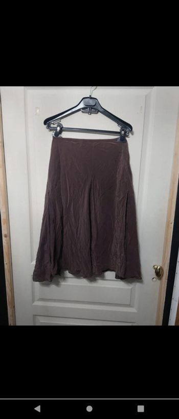 jupe marron satiné classée t 40 42 neuve