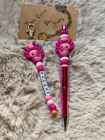 Porte clefs et stylo