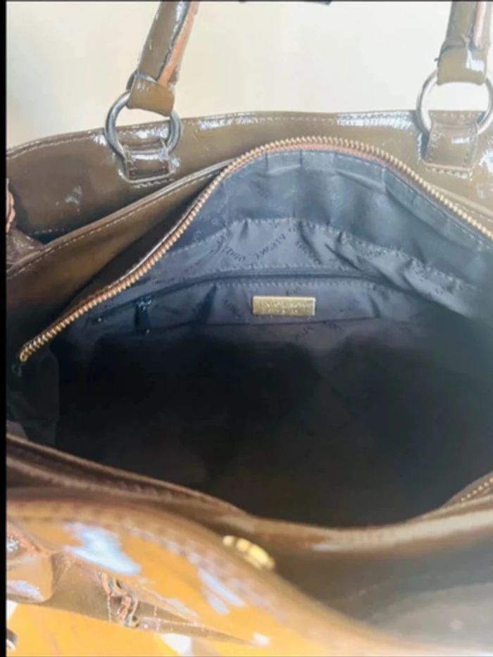 Sublime sac en cuir vernis plinio visona - photo numéro 12