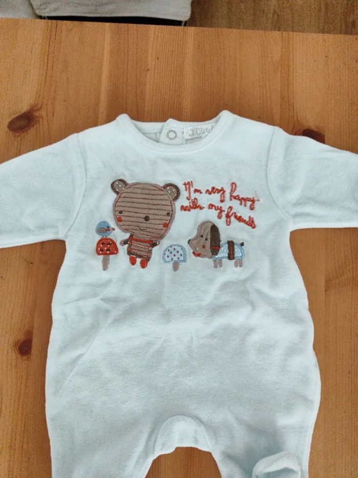 Lot 2 bodies et 1 pyjama Kiabi - photo numéro 3