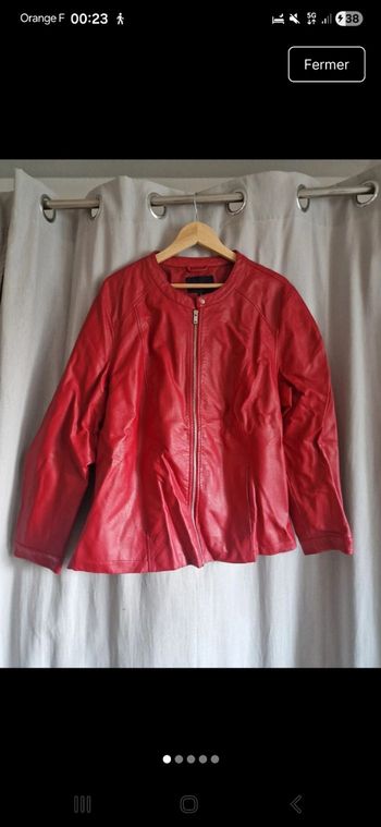 Blouson en cuir rouge