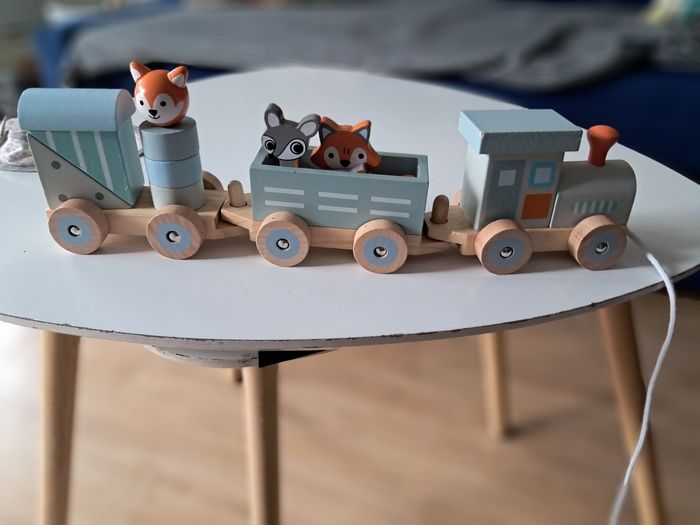Train des animaux en bois