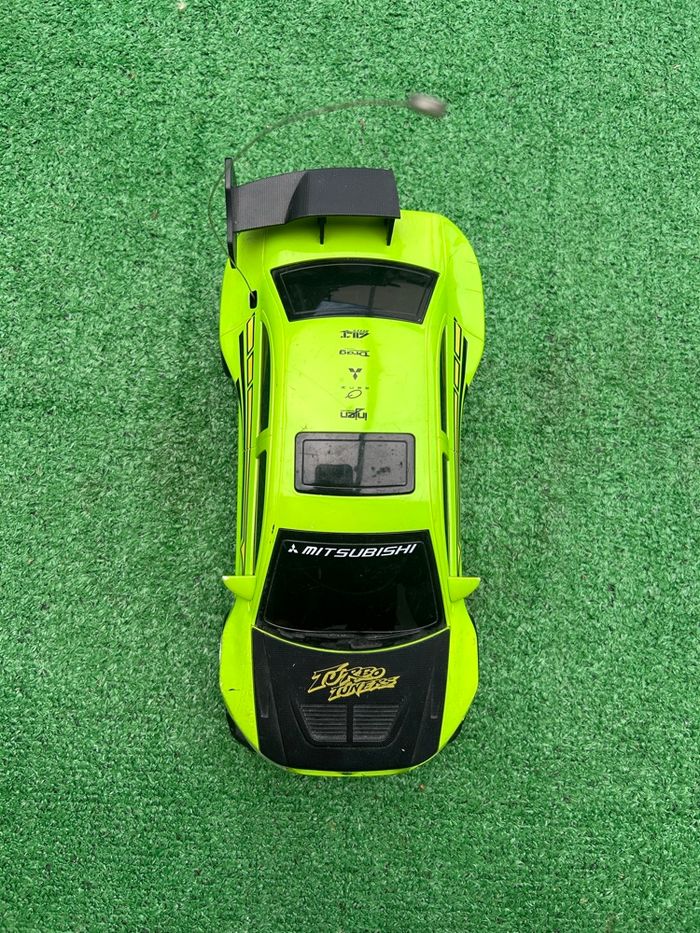 Voiture télécommandée Mitsubishi Turbo Tuners – 28 cm (aileron abîmé, télécommande absente) - photo numéro 3