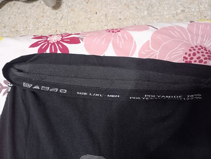 Tte shirt manche longue de compression pour sportif très bon état - photo numéro 7