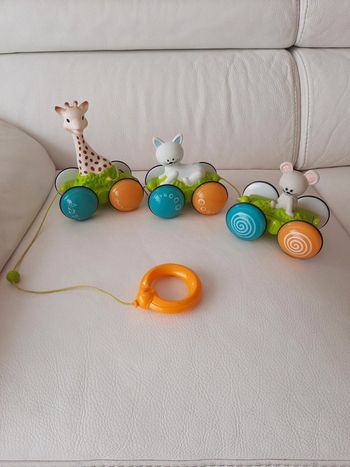 Jouet 1er âge à tirer Sophie La Girafe et ses amis chat et souris